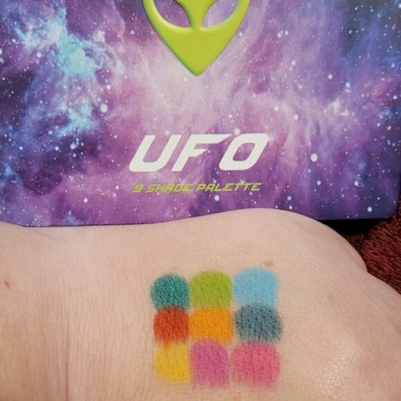 Assorted Cosmetics Bundle - Picture 3 of 14